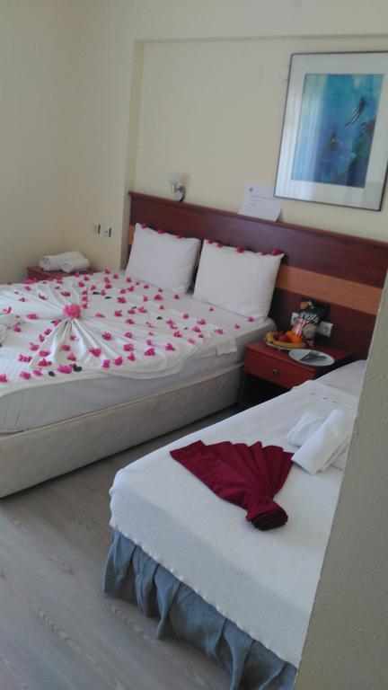 Hotel First Class Didim Buitenkant foto