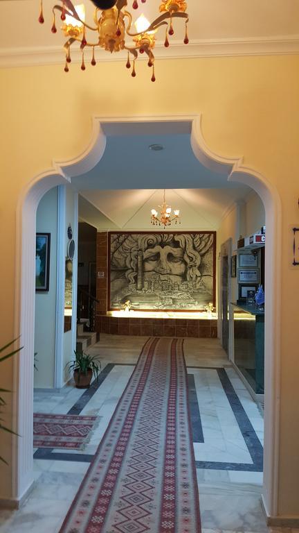 Hotel First Class Didim Buitenkant foto