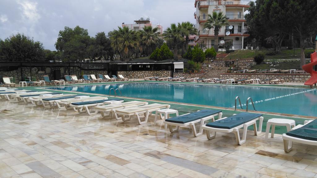 Hotel First Class Didim Buitenkant foto